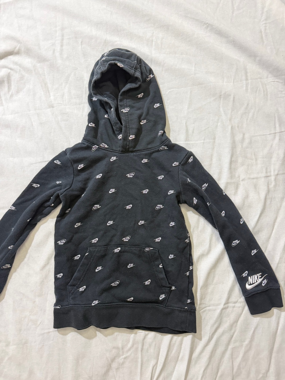 Kids sz 4/5 Nike Black Pullover Hoodie with White Swoosh Print